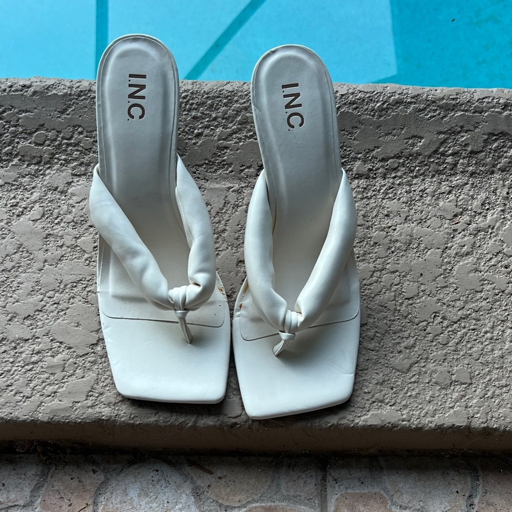 INC International Concepts Women's Cream Knot Sandals